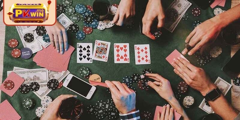 Poker PKWIN Trải Nghiệm Đỉnh Cao Với Giao Diện Hiện Đại 3 Hệ thống phần thưởng của poker trực tuyến